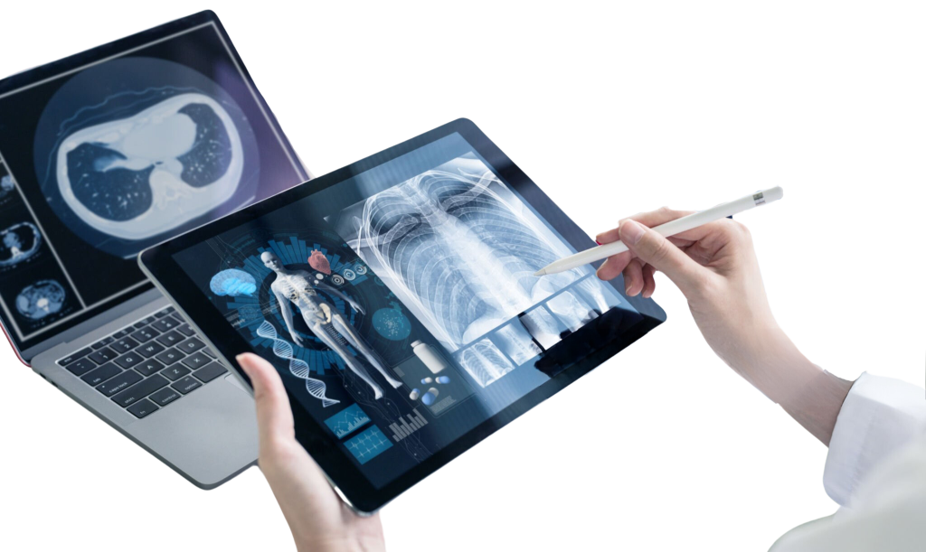 dottoressa che utilizza un tablet con le radiografie di un paziente che indica innovazione del processo medico